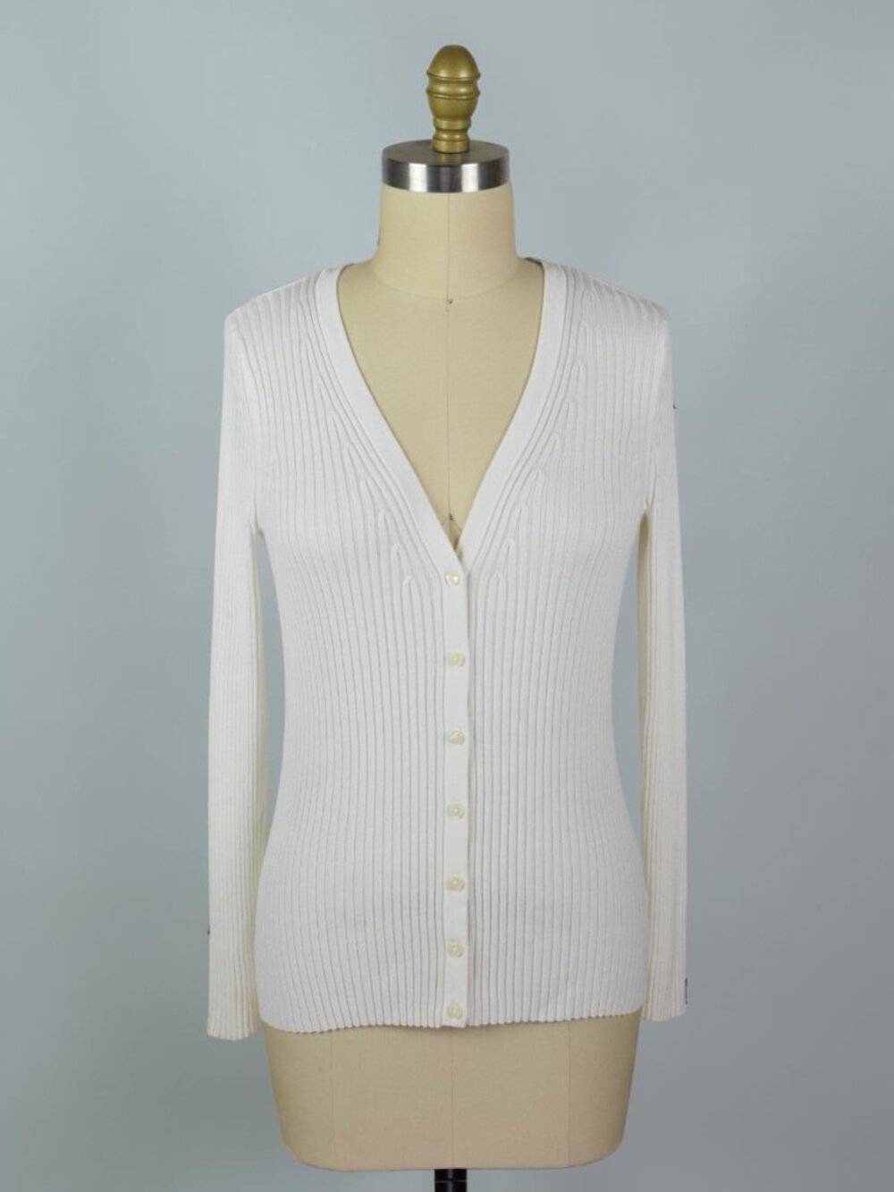 LORD & TAYLOR WHITE V-NECK LONG SLEEVE RIBBED BUTTON UP CARDIGAN SWEATER